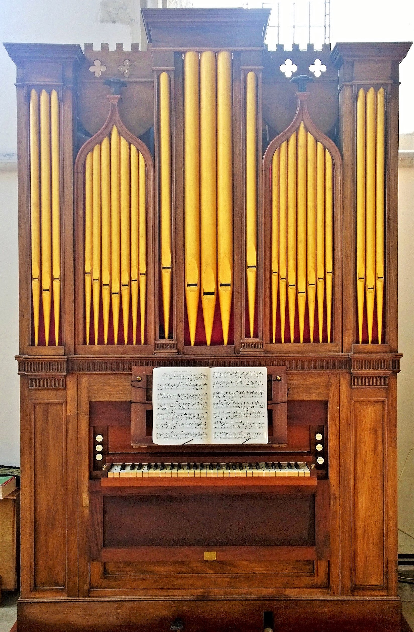 Pamber organ.jpg